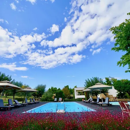 Sani Polyastron & Hotel