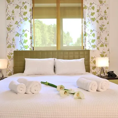 Sani Polyastron & Hotel