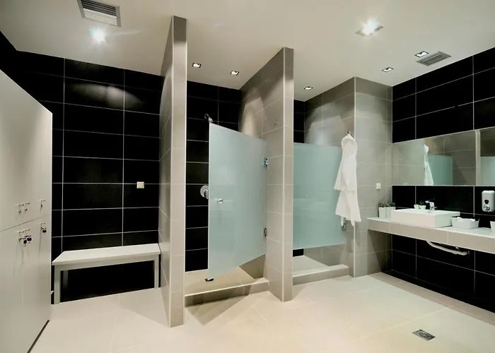 Sani Polyastron & Hotel