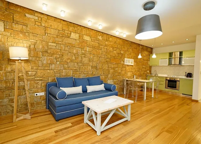 Sani Polyastron & Hotel