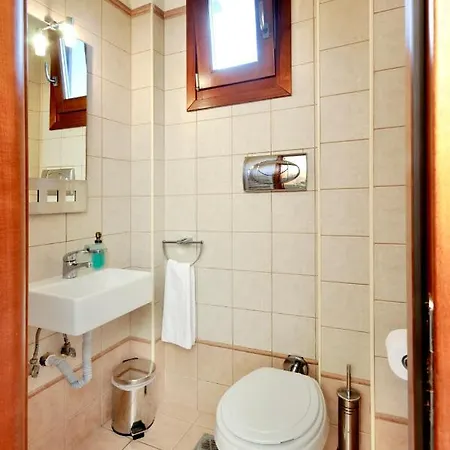 Szálloda Sani Polyastron & 4*