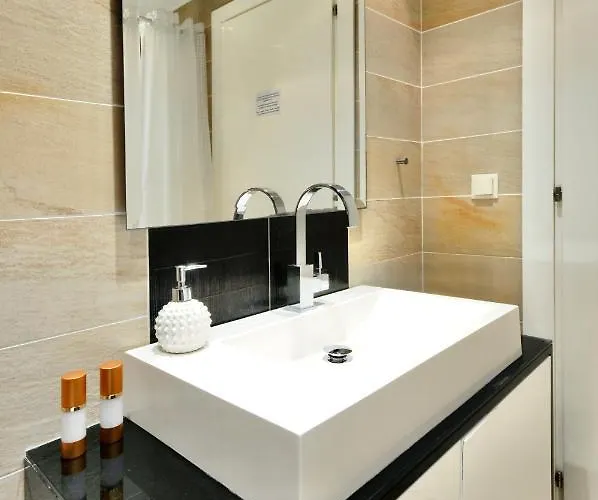 Sani Polyastron & Hotel