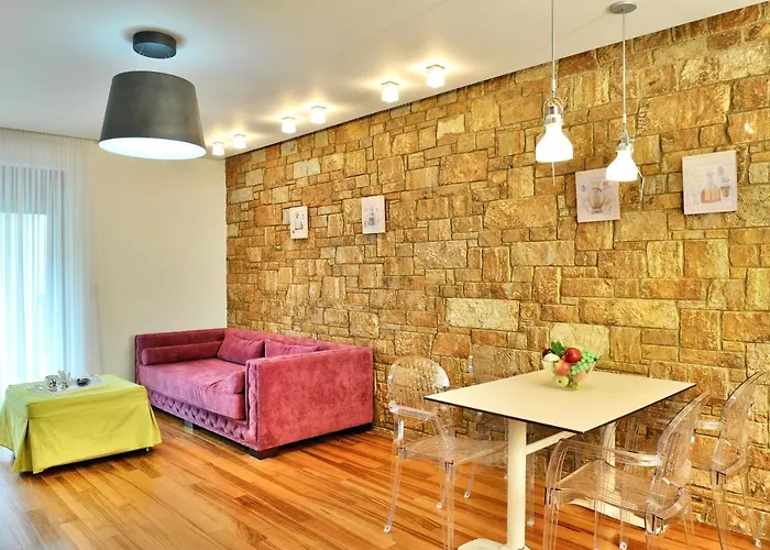 Sani Polyastron & Hotel 4*