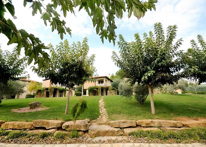 Sani Polyastron & Hotel