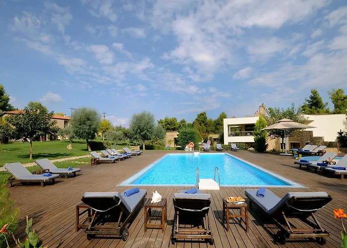 Sani Polyastron & Hotel 4*